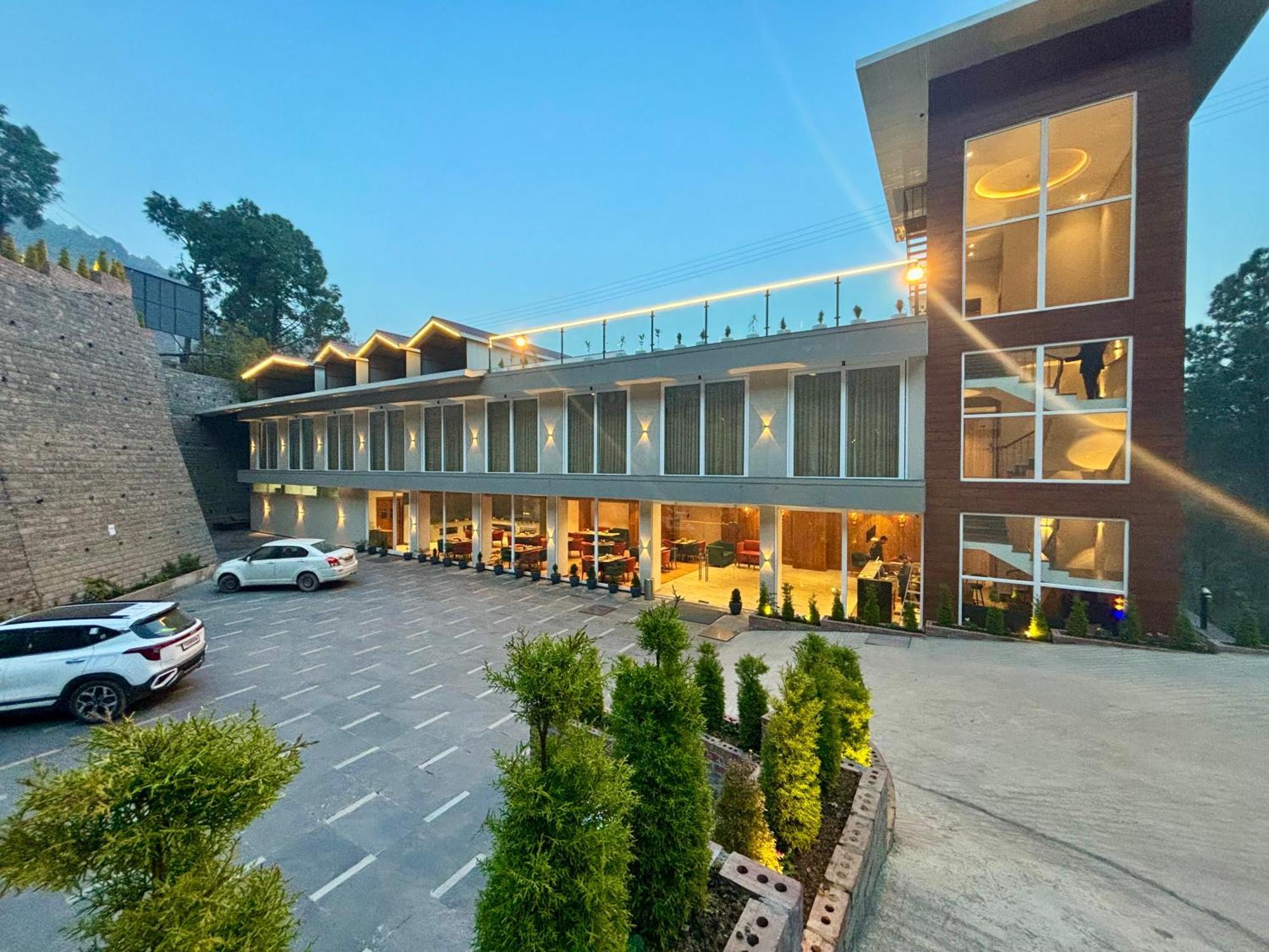 Arnisa Kasauli - A Boutique Hotel エクステリア 写真