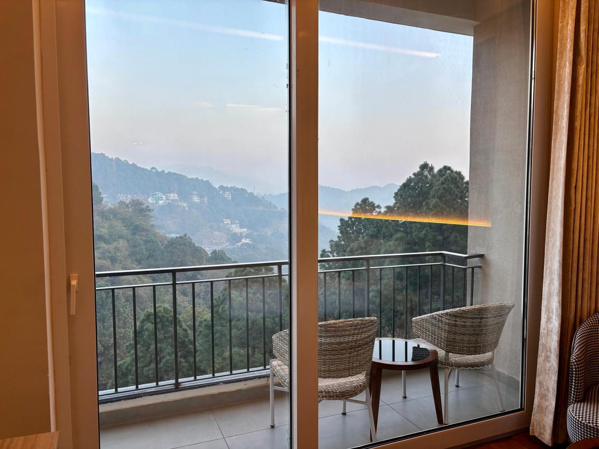 Arnisa Kasauli - A Boutique Hotel エクステリア 写真