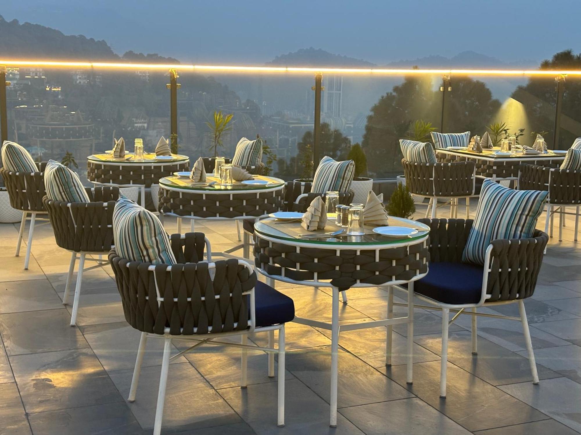 Arnisa Kasauli - A Boutique Hotel エクステリア 写真
